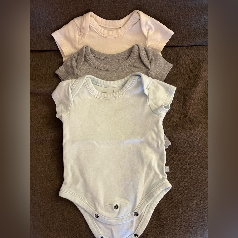 Set of 3 Finn + Emma bodysuits